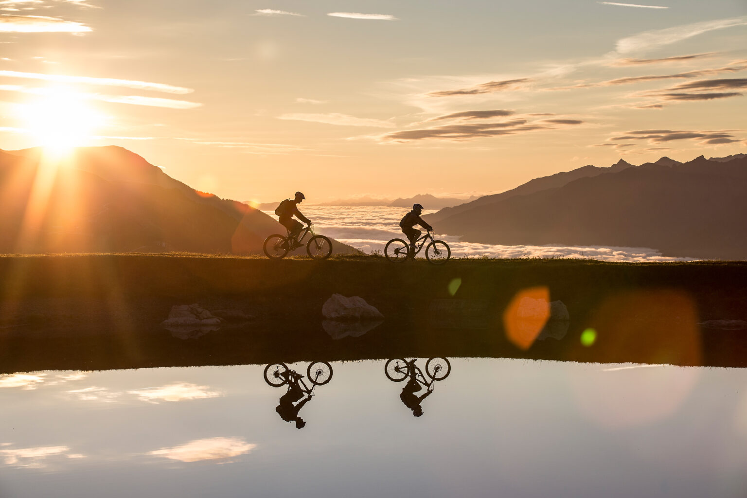 Biken-Sonnenaufgang ©ZillertalArena